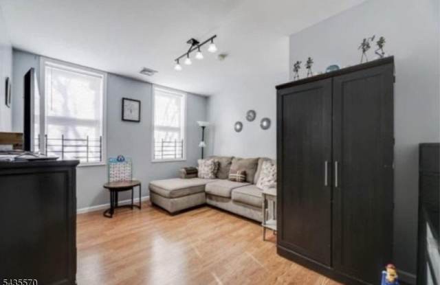578 N 9Th St photos photos