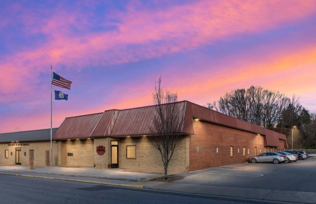 11 WATER Street unit: 4 photos photos