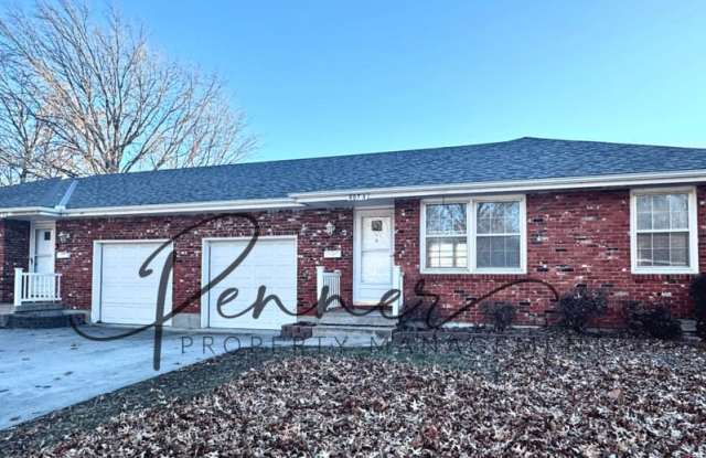 807 NE MAGELLAN AVE - 807 Northeast Magellan Avenue, Lee's Summit, MO 64086