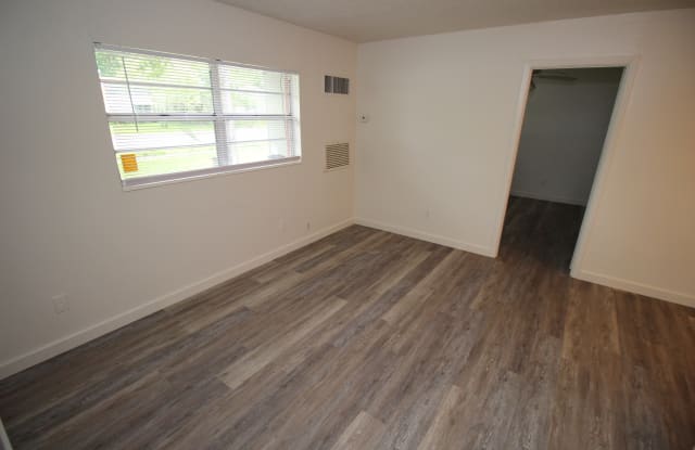819 NW 16th Ave - 819 Northwest 16th Avenue, Gainesville, FL 32601