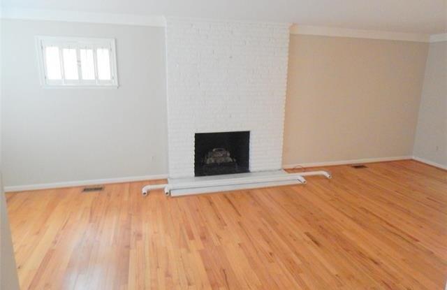 116 E HICKORY GROVE Road Gallery 2