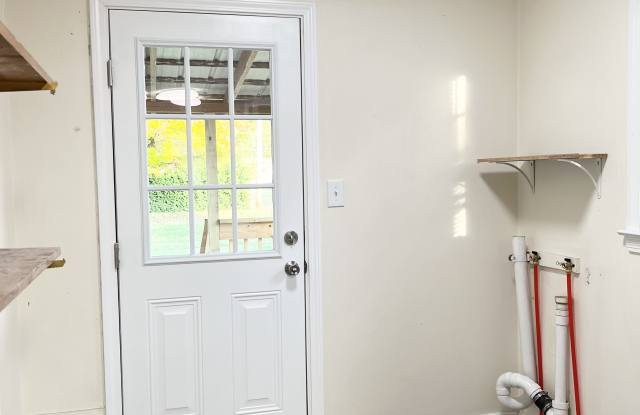 818 Mulberry St - 818 Mulberry Street, Elizabethton, TN 37643 818 Mulberry St - 818 Mulberry Street, Elizabethton, TN 37643