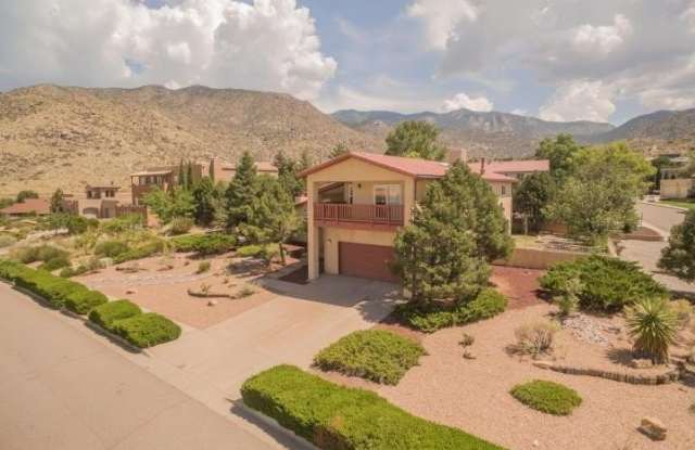 1700 Camino de la Sierra NE Gallery 3