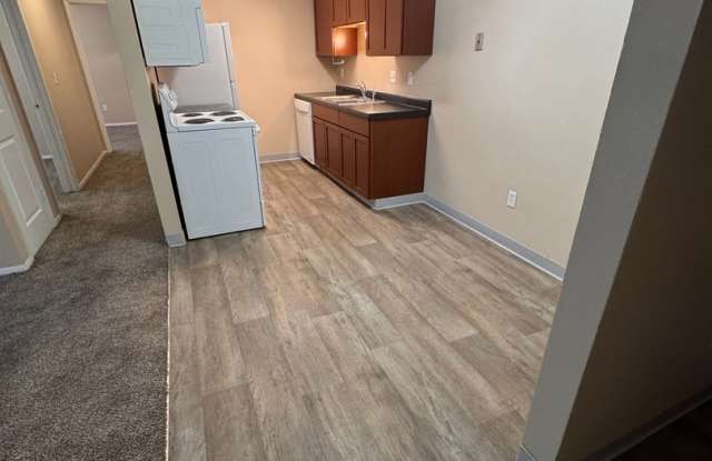 Country Court Apartments - Waukee Gallery 2