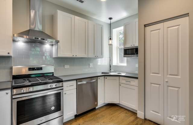 3565 W Wolfram St - 3565 West Wolfram Street, Chicago, IL 60618