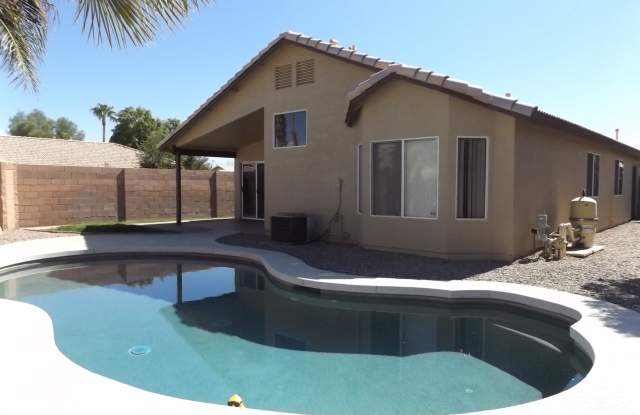 AVAILABLE NOW WITH A PRIVATE POOL IN GREAT GILBERT LOCATION!!!! photos photos