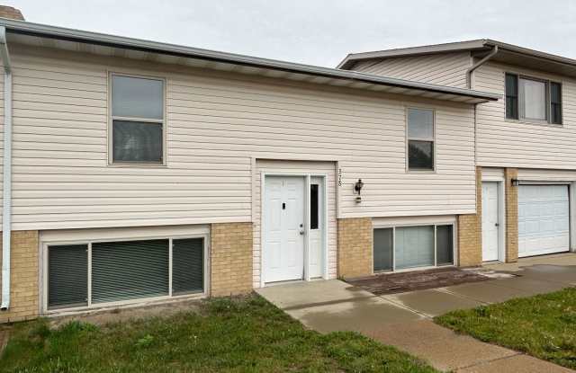 Lovely, Updated Townhouse photos photos