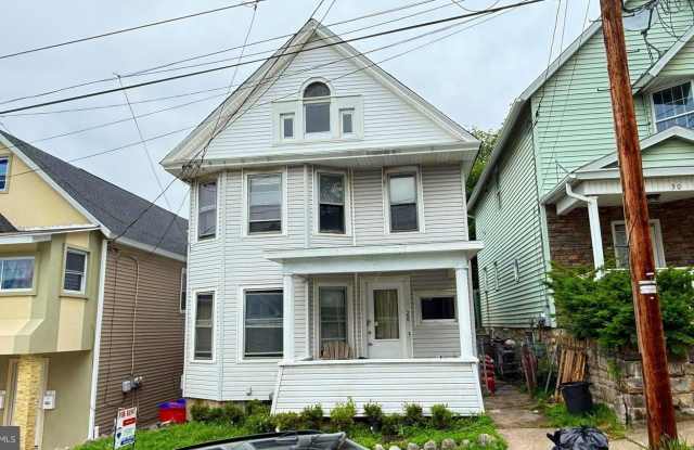 28 MAPLE AVE Gallery 1