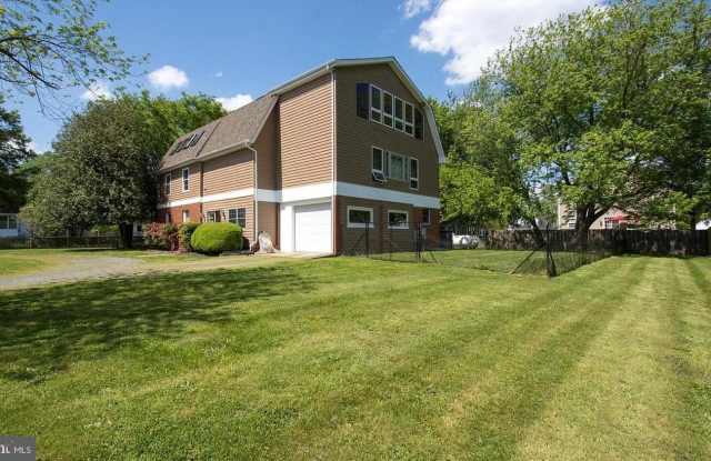 608 CHARLES AVE photos photos