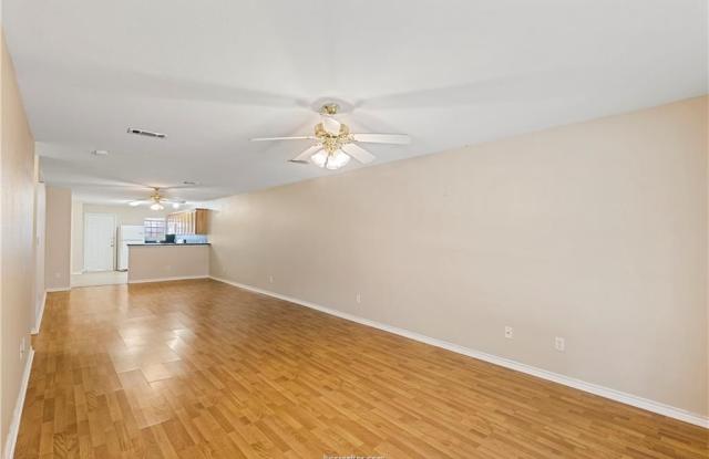 912 Willow Pond Street Gallery 4