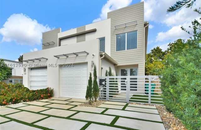 3445 SW 14th St photos photos