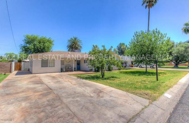 3530 East Meadowbrook Avenue Gallery 3
