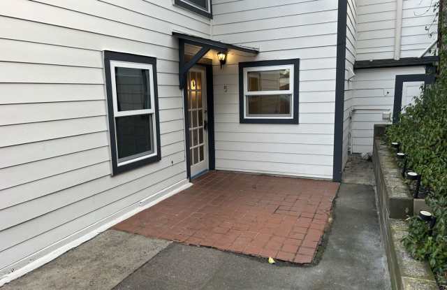 Super Cute 1 Bedroom, 1 Bath West Petaluma Unit photos photos