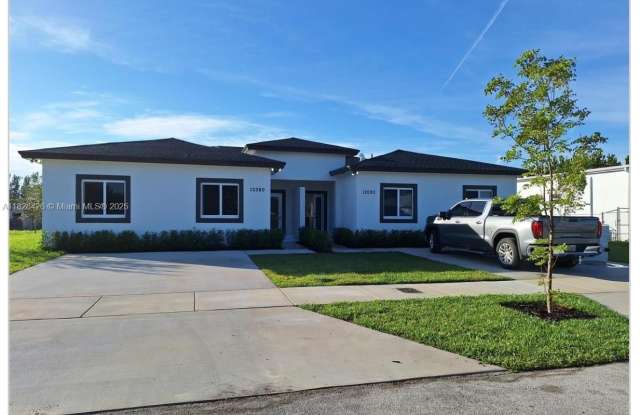 12090 SW 213th St photos photos