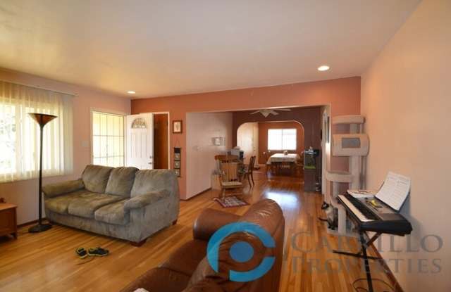 5336 Krenning Street Gallery 2