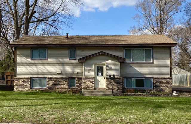 627 Tyler St - 627 Tyler Street, Anoka, MN 55303