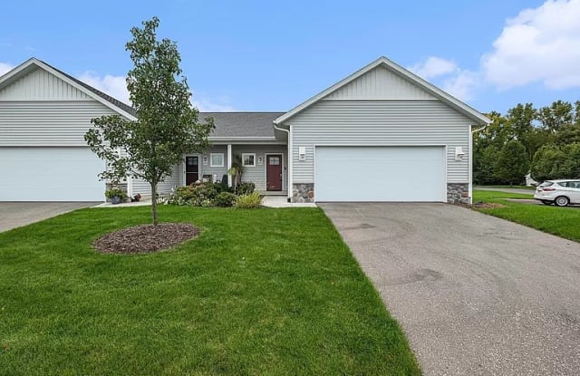 260 Shoreside North Dr Se - 260 Shoreside Drive North Southeast, Cutlerville, MI 49548