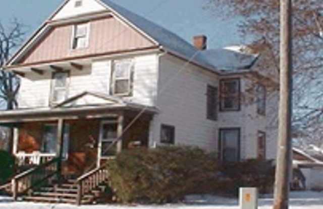 5 Bedrooms 2 Baths with Rent Freeze! Older Victorian Home CharmNJ Gallery 3