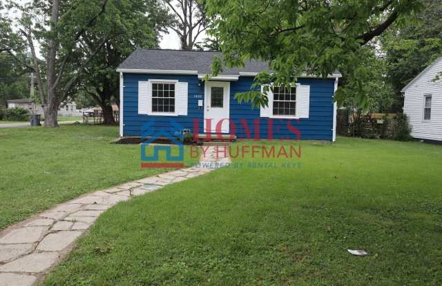Two bedroom House - 1800 Waggoner Avenue, Evansville, IN 47714