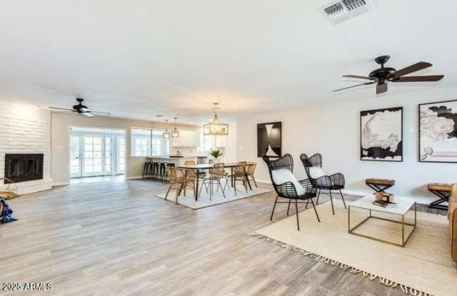 2218 E CACTUS WREN Drive - 2218 East Cactus Wren Drive, Phoenix, AZ 85020