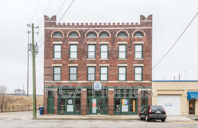 913 Massachusetts Avenue - Unit B - 913 Massachusetts Avenue, Indianapolis, IN 46202