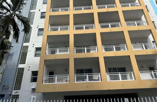 471 NE 25th St photos photos