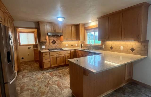 3-Bedroom 2-Bathroom Home in Coburg - 91404 North Coburg Road, Lane County, OR 97408