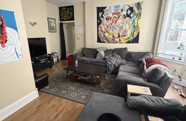 2209 West Clifton Avenue Gallery 2