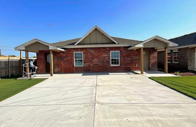 Beautiful 3-Bedroom Duplex with Modern Finishes | Lawton, OK Gallery 1