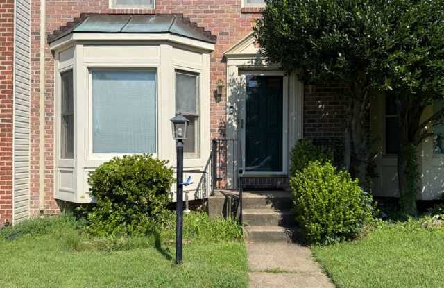 2740 Winston CT Gallery 1