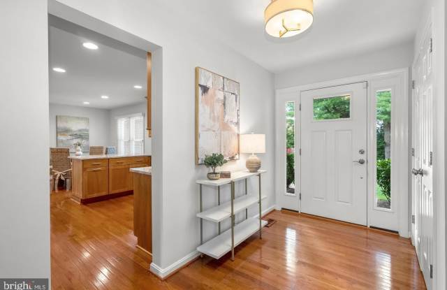 9428 MEADOW SHIRE Lane Gallery 2