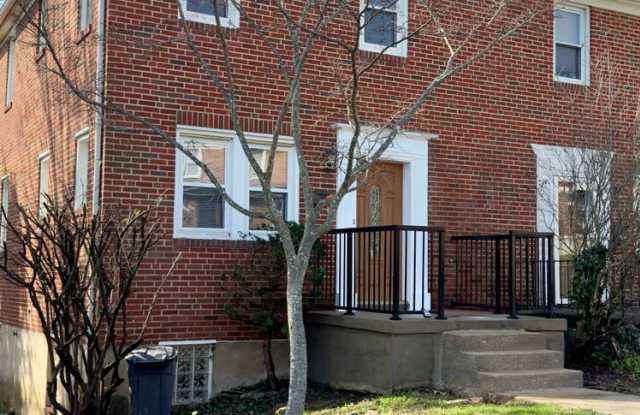 Charming 3 Bedroom/2 Bathroom Duplex in West Hills, MD! photos photos