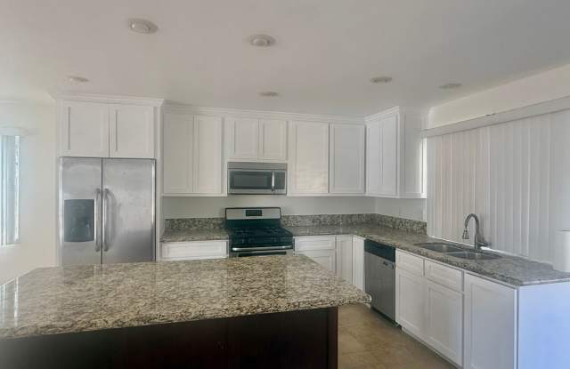 AWESOME 3 BEDROOM 2 BATH HOUSE Gallery 4