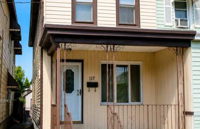 117 MARY Street Gallery 2