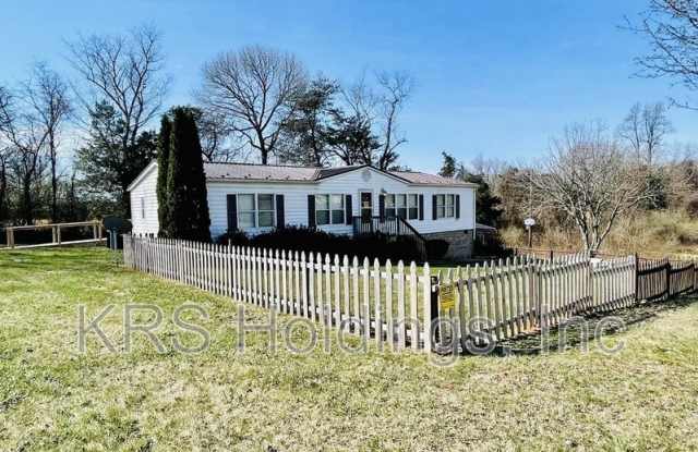 1120 Parks Ln Gallery 1