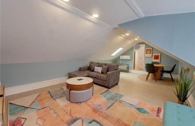 382 Spring Street Gallery 2