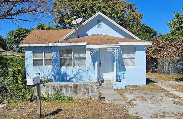 3 Bedroom 2 Bathroom Single Family House photos photos