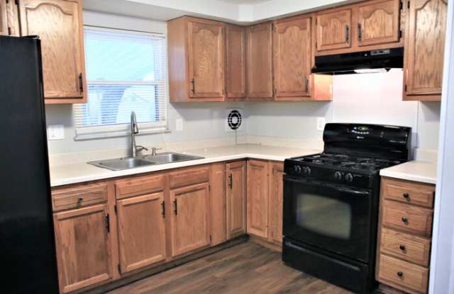3411 Quaker Road Gallery 3