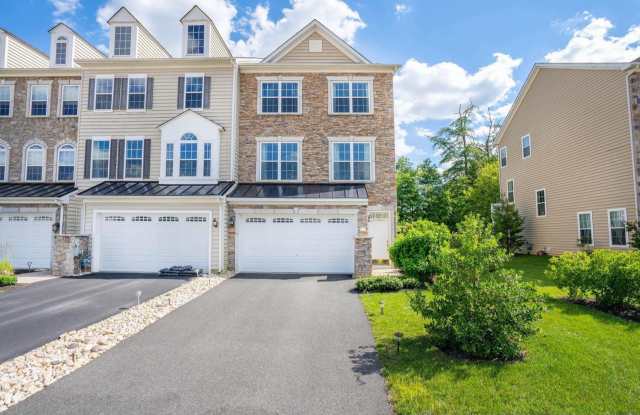 Spacious End-Unit Townhome for Rent in Meridian Crossing – 3BR, 4BA, 2-Car Garage. $3,095.00/month photos photos