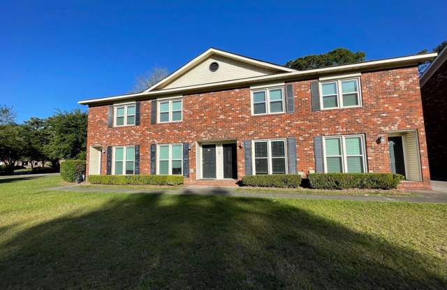 Available now. Water Included! Great 2BR/1.5 BA Townhouse in Central James Island! photos photos