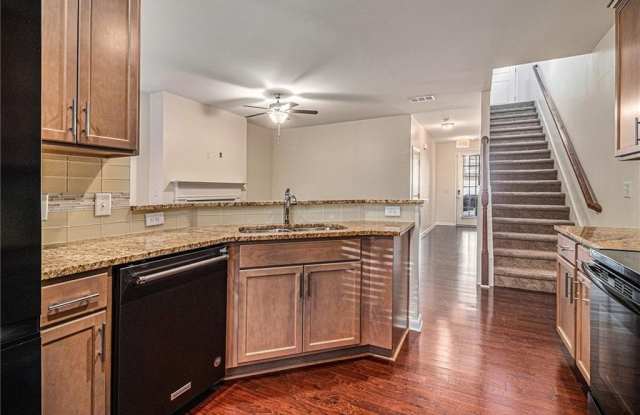 5004 Longview Walk Gallery 4