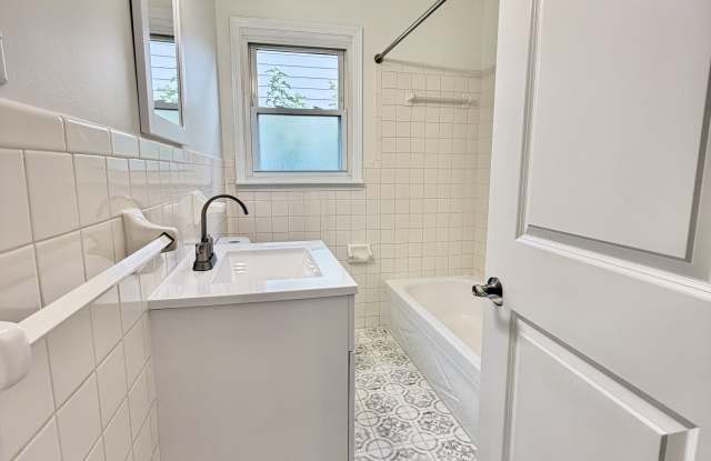 1709 Washington Boulevard Gallery 4