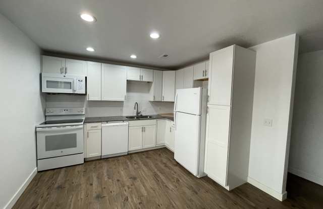 111 Lilac Way - A photos photos