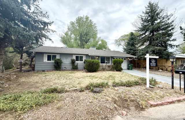 Charming 3 bedroom, 1 bathroom home located just minutes from downtown Prescott. photos photos