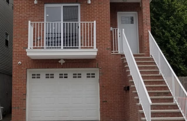 104 WEST 44TH ST - 104 West 44th Street, Bayonne, NJ 07002