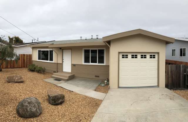 Great 3 Bedroom 1 and 1/2 Bath House in Seaside - 1537 Lowell Street, Seaside, CA 93955