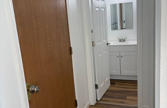 Spacious 3-Bedroom, 2.5 Bathroom Home with Garage Gallery 3