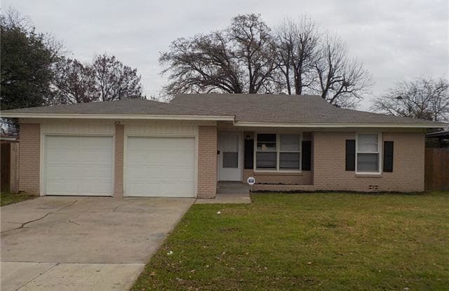 2115 Forest Avenue - 2115 Forest Ave, Fort Worth, TX 76112