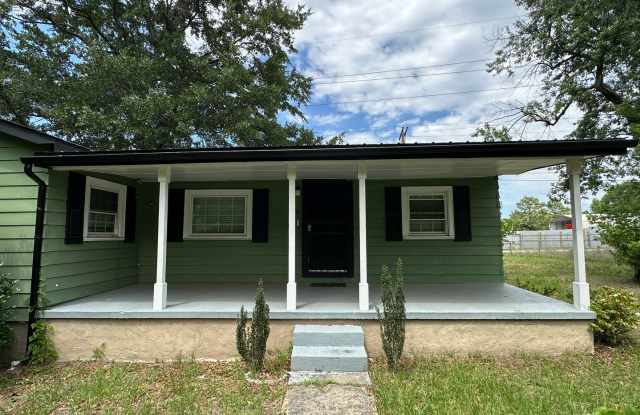 3 Bedroom, 1 Bath Home with Detached Carport and large Deck. photos photos