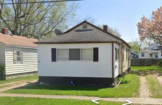 713 VICTORIA Avenue photos photos